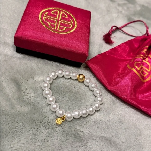 BuDhaGirl Pearl Bracelet - Picture 4 of 5